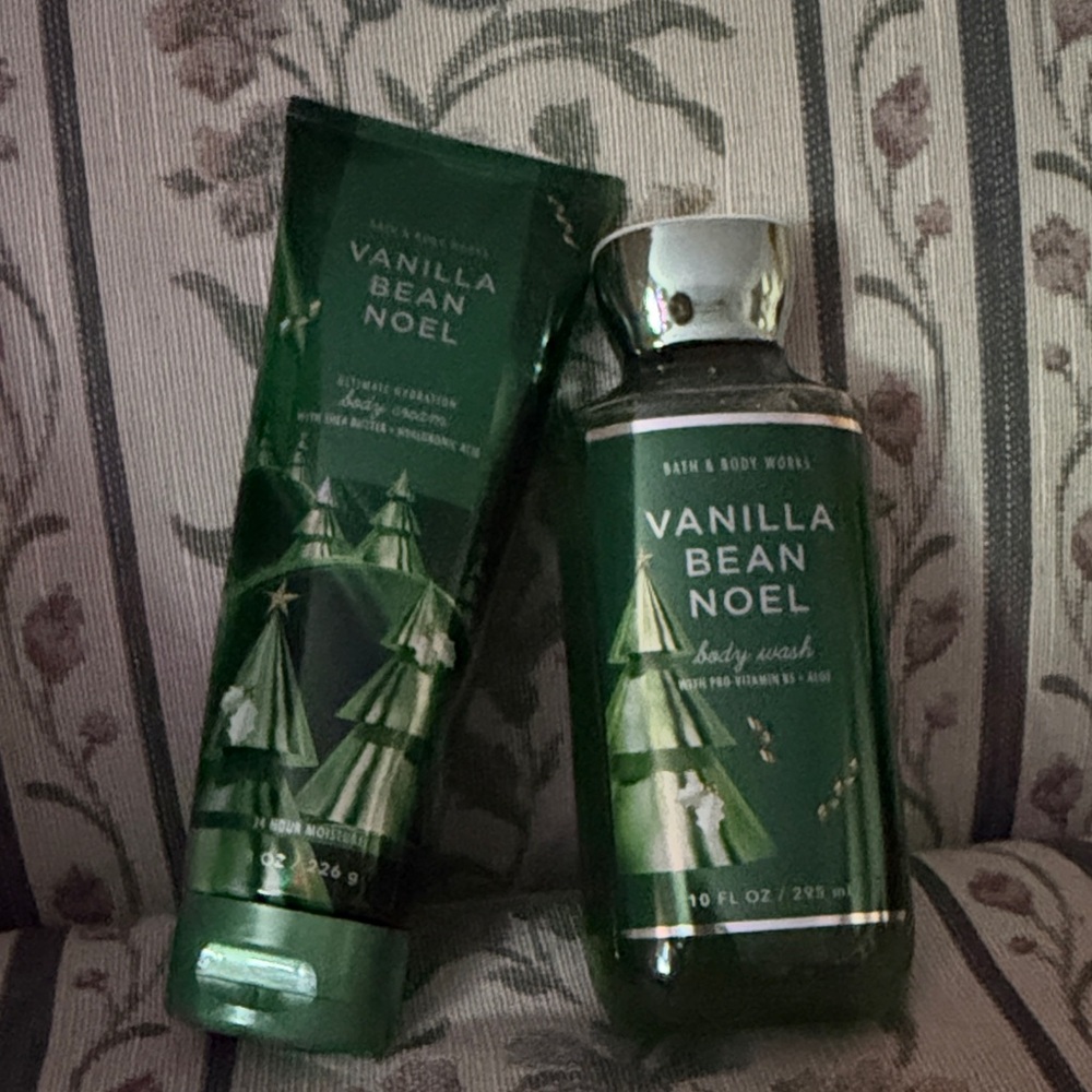 Bath & Body Works Vanilla Bean Noel Body Wash - Green